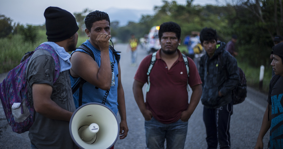 El vendedor de dulces que gu a a la caravana salvadore a en M xico